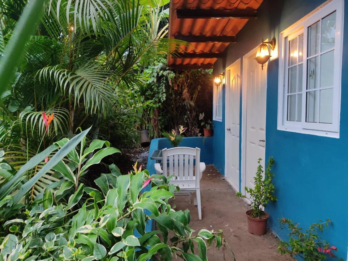 Hostal & Cafe Travelers Santiago Luaran gambar