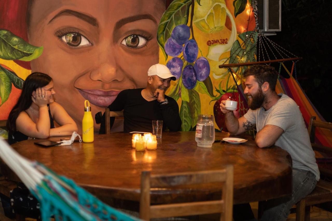 Hostal & Cafe Travelers Santiago Luaran gambar