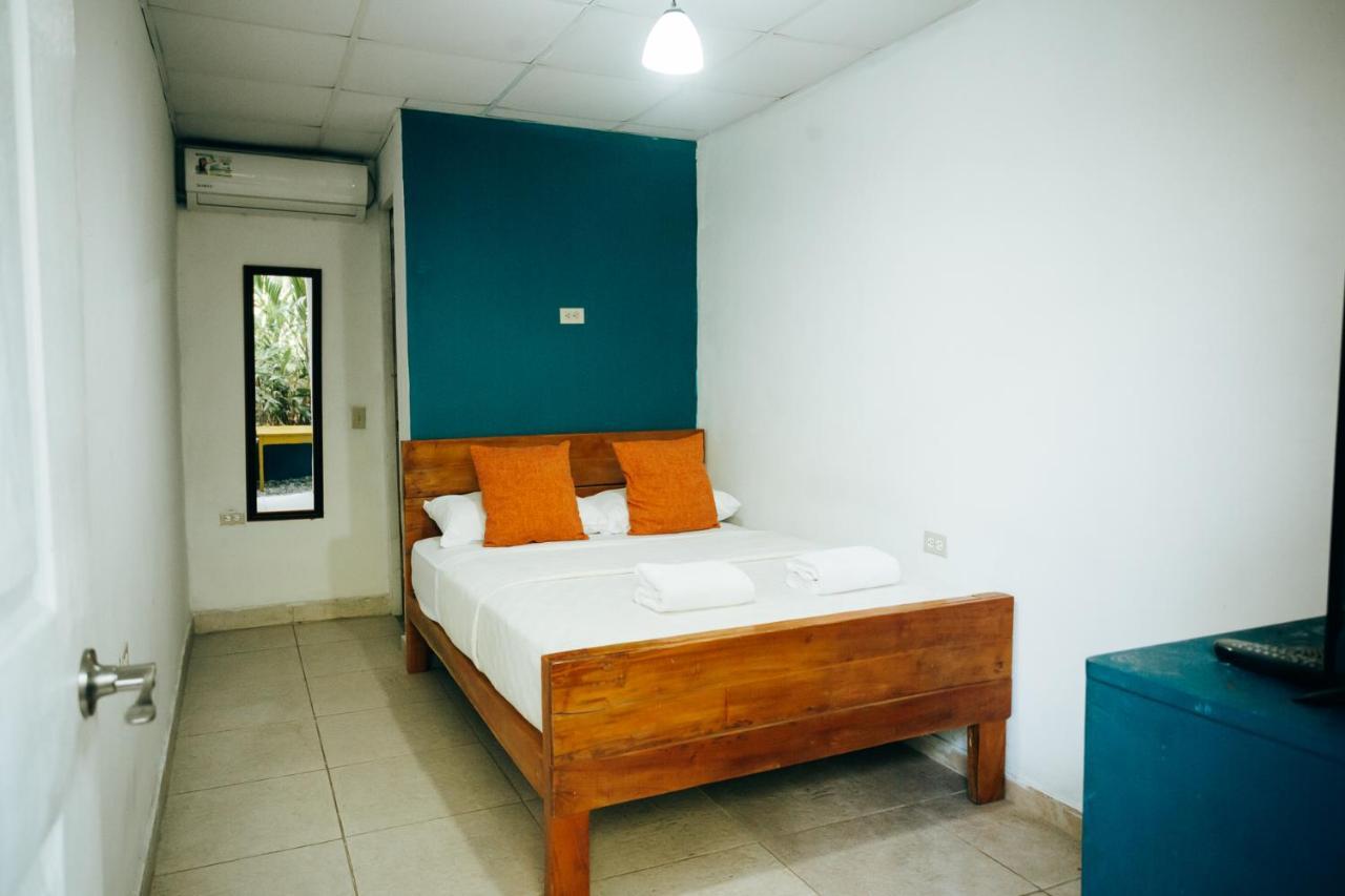 Hostal & Cafe Travelers Santiago Luaran gambar