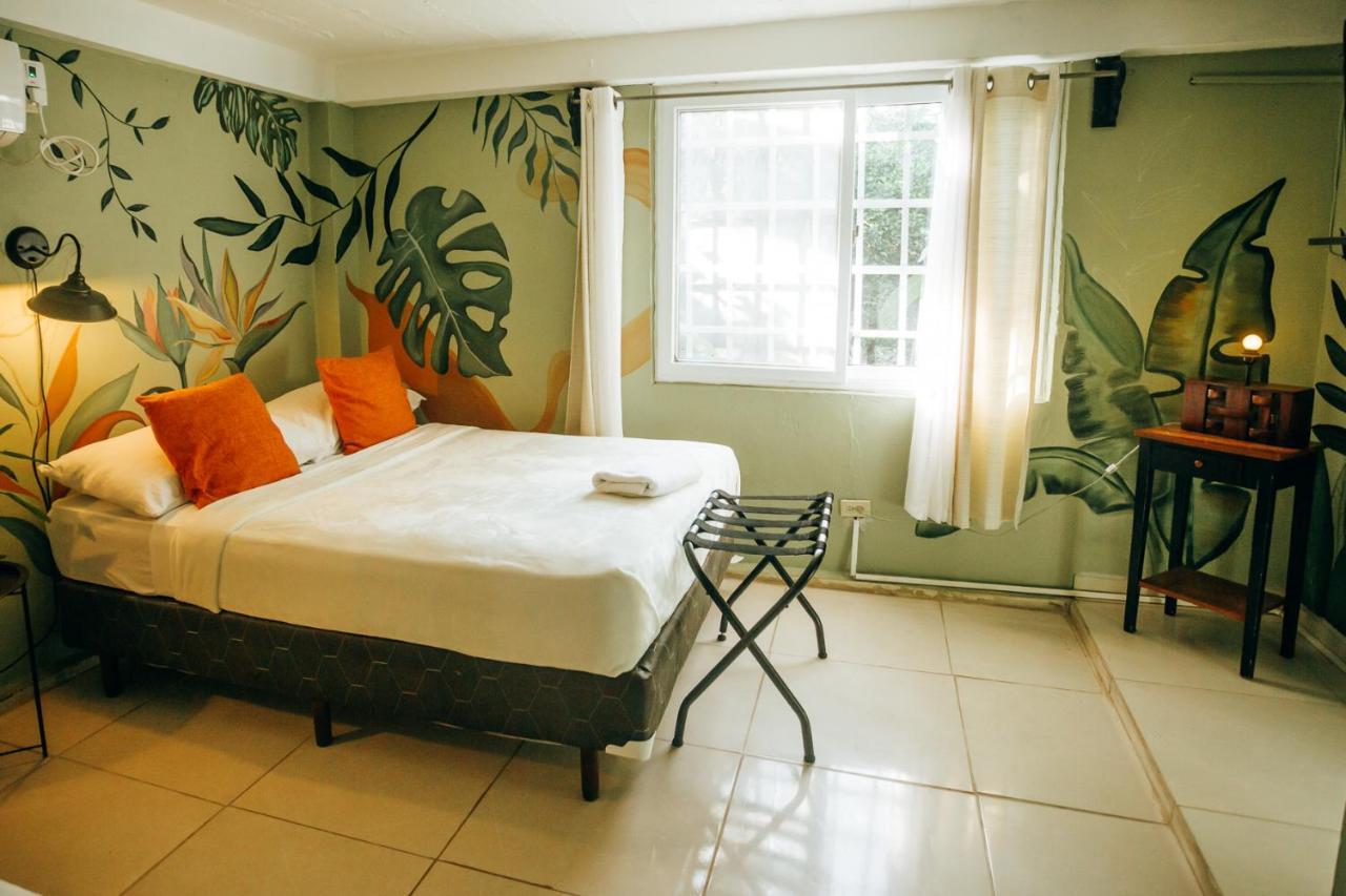 Hostal & Cafe Travelers Santiago Luaran gambar